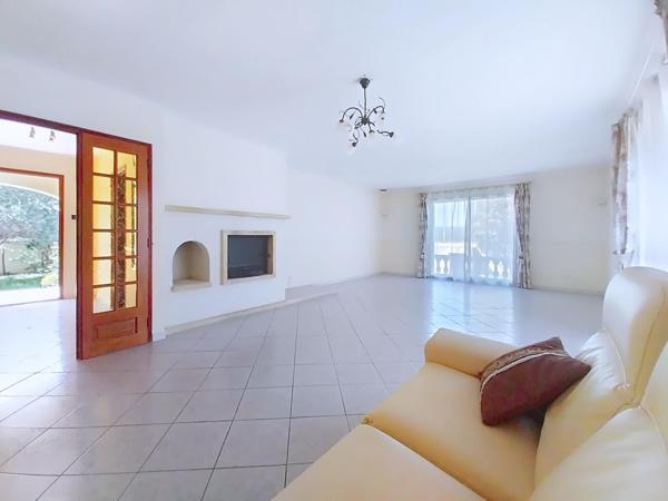 Villa Plain-Pied 140m², Piscine & 5 Ch.