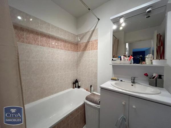 Appartement à louer 3 pièces 54.79m² Brive-la-Gaillarde (19100)