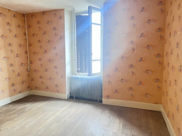 Immeuble à vendre |  Huriel |  132 m²