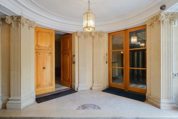 Bureau Paris 8 e