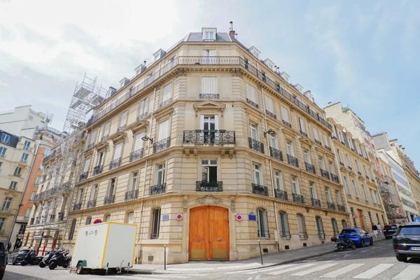 Bureau Paris 8 e