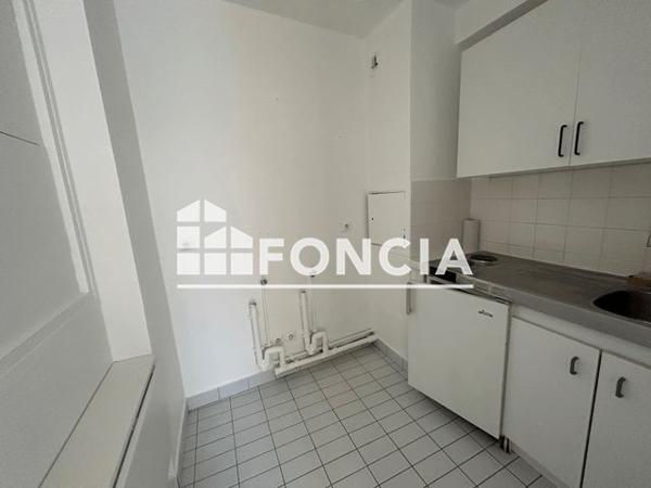 Location Local commercial 2 pièces 55 m² - 33 Rue du Vieil Abreuvoir Saint Germain En Laye 78100