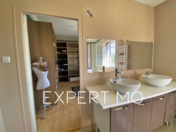 Clermont-Ferrand (63000) 5 PIÈCES 3 CHAMBRES 1 BUREAU-ATELIER 1 GARAGE À MOTOS