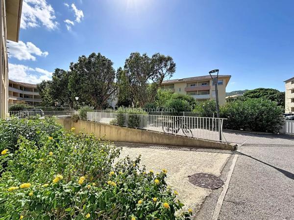 Vente                                                      Appartement
                        
                     2 pièces                      43 m2                     à Calvi