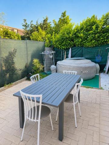 Maison  4 pièce(s) 90 m2 avec extérieur et panneaux solaires