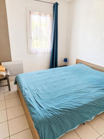 Maison  4 pièce(s) 90 m2 avec extérieur et panneaux solaires