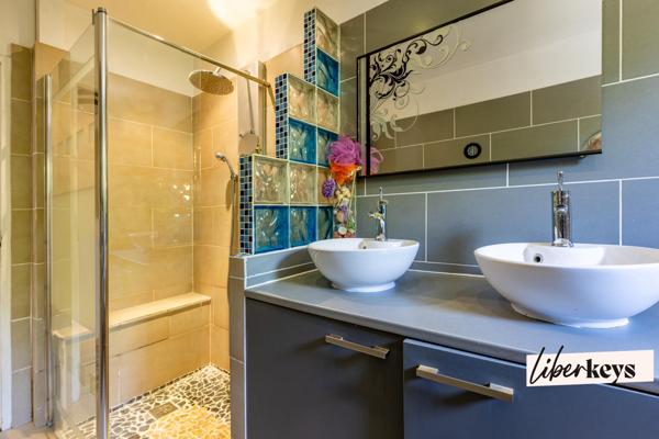 VINASSAN : Magnifique Maison de 135m² avec terrain/jacuzzi et garage