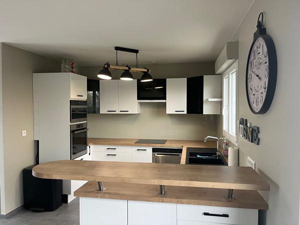 MAISON LA CHAPELLE BASSE MER 4 CHAMBRES ET 1 BUREAU