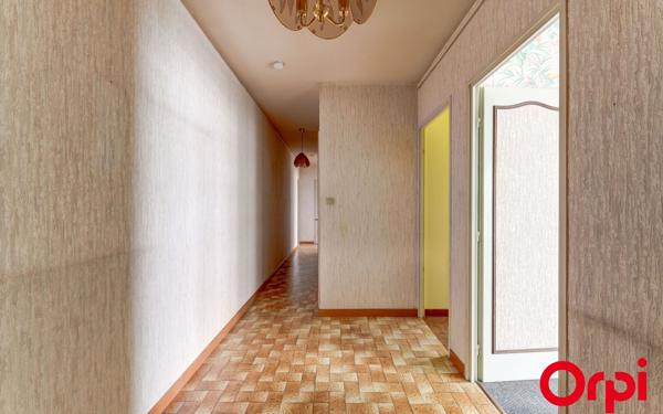 Appartement à vendre    4 pièces • 83,73 m2 Vénissieux