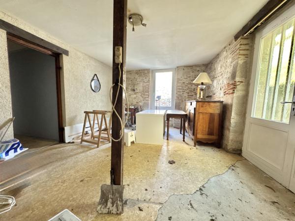 Immeuble au coeur d'un bourg médiéval  Penne-d'Agenais (47140)