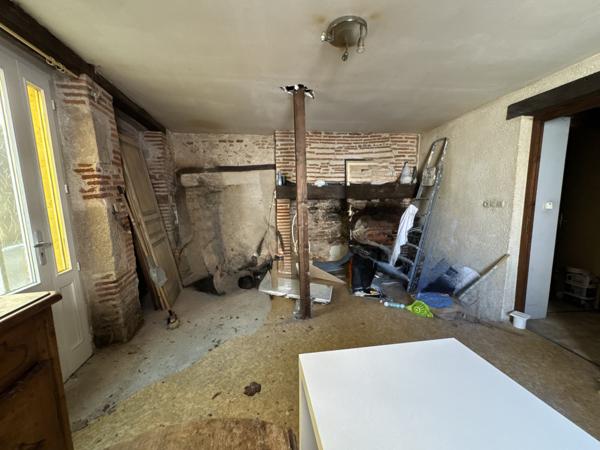 Immeuble au coeur d'un bourg médiéval  Penne-d'Agenais (47140)