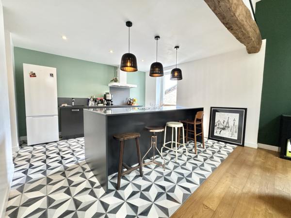 Immeuble au coeur d'un bourg médiéval  Penne-d'Agenais (47140)