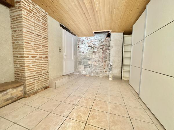 Immeuble au coeur d'un bourg médiéval  Penne-d'Agenais (47140)