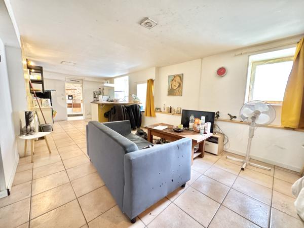 Immeuble au coeur d'un bourg médiéval  Penne-d'Agenais (47140)