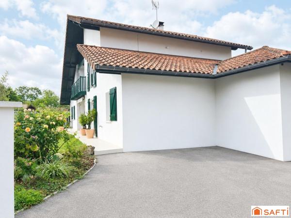 Villa au calme avec piscine et vue montagnes