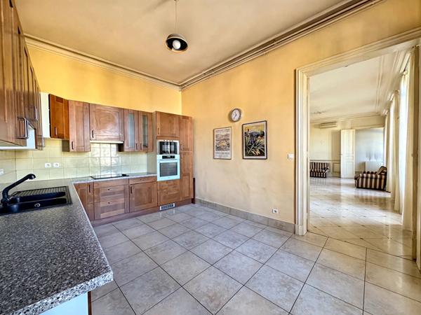 Spacieux Appartement de Caractère Avignon Intra-Muros 168 m²