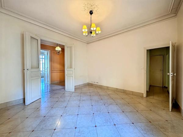 Spacieux Appartement de Caractère Avignon Intra-Muros 168 m²