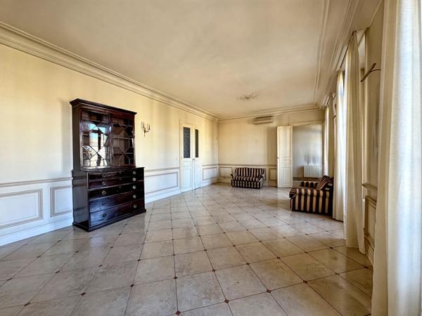 Spacieux Appartement de Caractère Avignon Intra-Muros 168 m²
