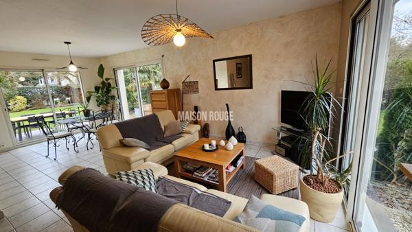 À deux pas du Golfe du Morbihan : maison lumineuse avec jardin paysager et potentiel d'extension