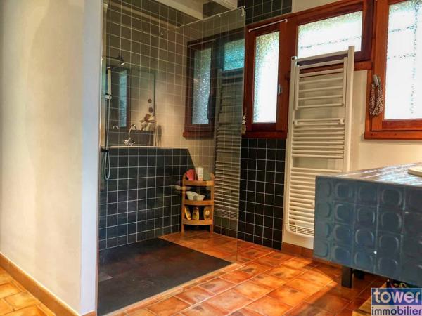 MAISON D ARCHITECTE 130m2 AU COEUR DE 4000M2 DE NATURE 3 MN DE PRAYSSAC