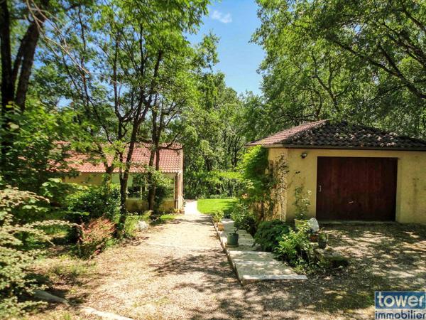 MAISON D ARCHITECTE 130m2 AU COEUR DE 4000M2 DE NATURE 3 MN DE PRAYSSAC