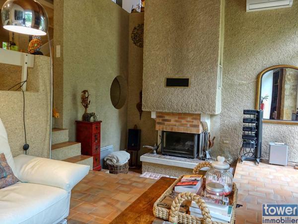 MAISON D ARCHITECTE 130m2 AU COEUR DE 4000M2 DE NATURE 3 MN DE PRAYSSAC