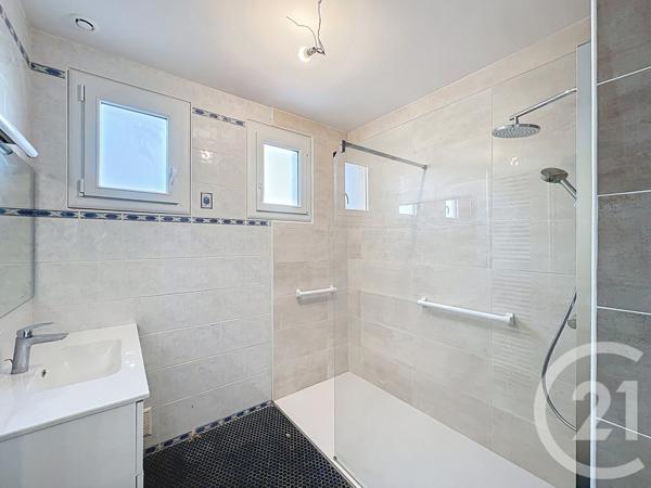 Maison à vendre  6 pièces - 133,78 m2 LES MARTRES DE VEYRE - 63