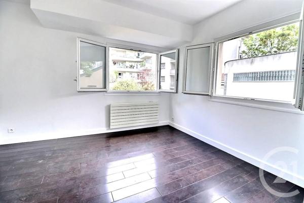 Appartement à vendre  5 pièces - 125 m 2   LES LILAS  - 93