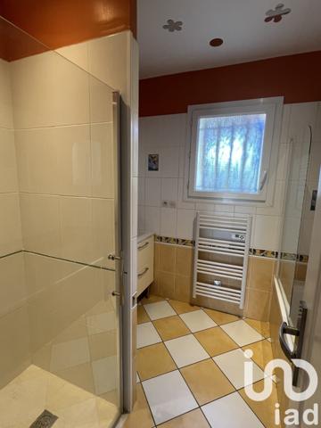 Maison 5 pièces de 120 m² à Montussan (33450)