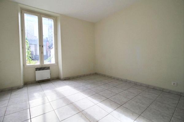 Maison Pringy 2 pièces 30 m2 - Centre ville - proche commerces, A6, écoles