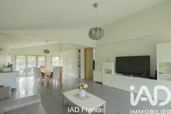 Maison à vendre 5 pièces 230 m² Le Perray-en-Yvelines