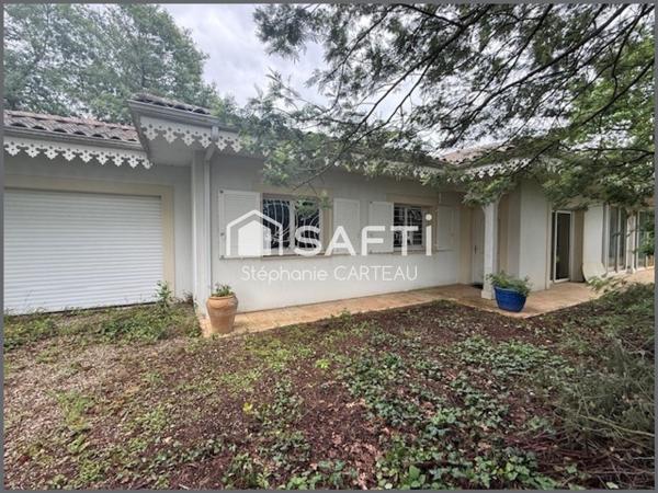 Secteur agréable et recherché, maison de 120 m2 + 25 m2 de véranda et 20 m2 de garage attenant sur un terrain de 750 m2