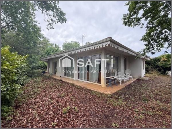 Secteur agréable et recherché, maison de 120 m2 + 25 m2 de véranda et 20 m2 de garage attenant sur un terrain de 750 m2