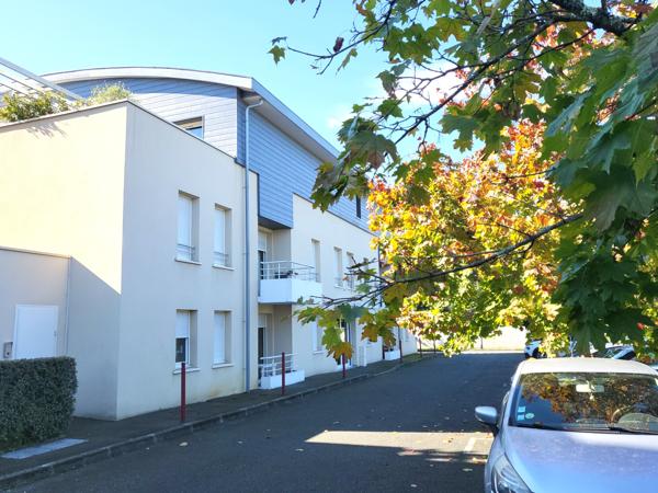 APPARTEMENT T3 AVEC 2 BALCONS ET PARKING EN SOUS-SOL