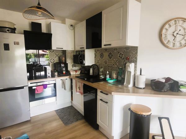 APPARTEMENT T3 AVEC 2 BALCONS ET PARKING EN SOUS-SOL