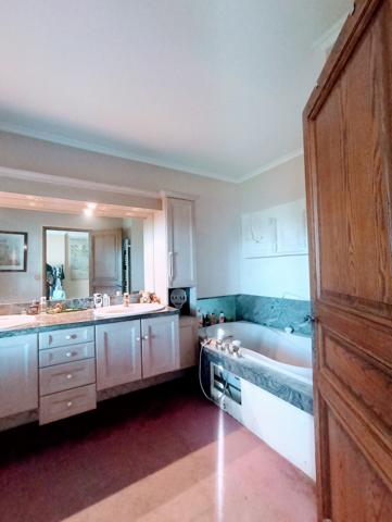 Maison 11 pièces - 292 m²