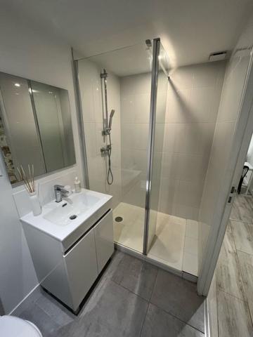 Roquevaire (13360) ROQUEVAIRE - T2 MEUBLE - Rue Longue