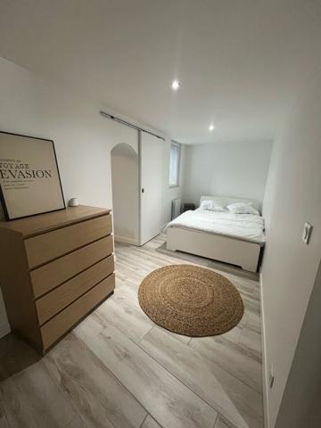 Roquevaire (13360) ROQUEVAIRE - T2 MEUBLE - Rue Longue