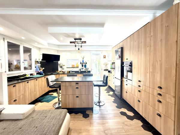 Saint-Laurent-de-la-Salanque (66250) Villa 3 Faces 7 pièces avec garage et piscine