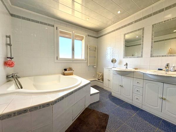 Saint-Laurent-de-la-Salanque (66250) Villa 3 Faces 7 pièces avec garage et piscine