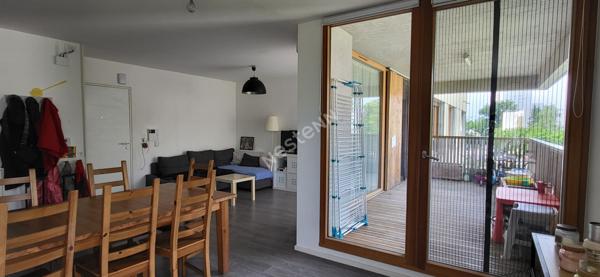 Orvault Cardo -Nantes Nord : Exclusivité ! En vente , Appartement T4 de 76 m², proche toutes commodités, résidence 2016 avec ascenseur, 3 chambres. Cave et parking couvert.