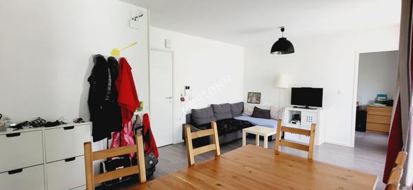 Orvault Cardo -Nantes Nord : Exclusivité ! En vente , Appartement T4 de 76 m², proche toutes commodités, résidence 2016 avec ascenseur, 3 chambres. Cave et parking couvert.