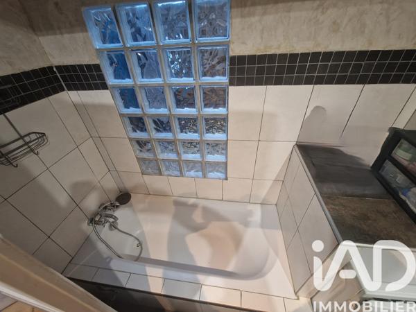 Maison à vendre 4 pièces 82 m² Roquemaure