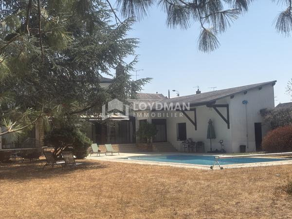 Maison d'exception Type 6/7 avec véranda,terrasse, piscine et terrain de tennis