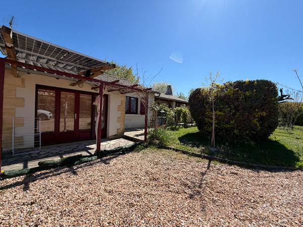 A vendre charmante VILLA de plain pied type 4 avec garage indépendant et terrain paysagé