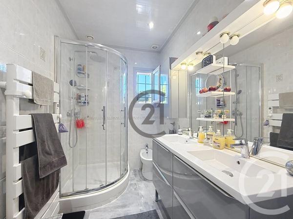 Maison à vendre  4 pièces - 74 m 2   CANNES ECLUSE  - 77
