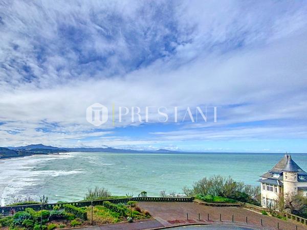 Studio avec balcon et vue imprenable sur la Côte des Basques, plages et commerces à pied., BIARRITZ