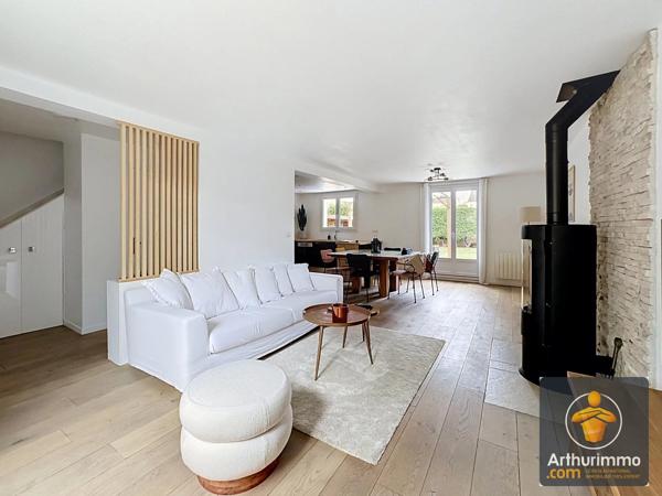 Vente                                                      Maison
                        
                     6 pièces                      124 m2                     à Mandres-les-Roses