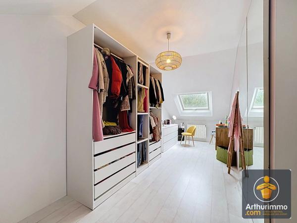 Vente                                                      Maison
                        
                     6 pièces                      124 m2                     à Mandres-les-Roses