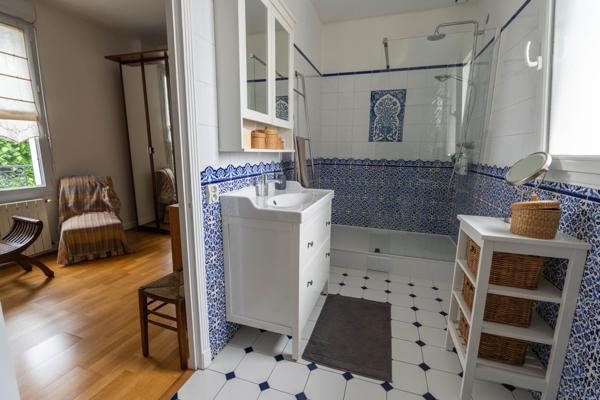 Maison joliment rénovée de 156 m² sur un terrain de 344 m²